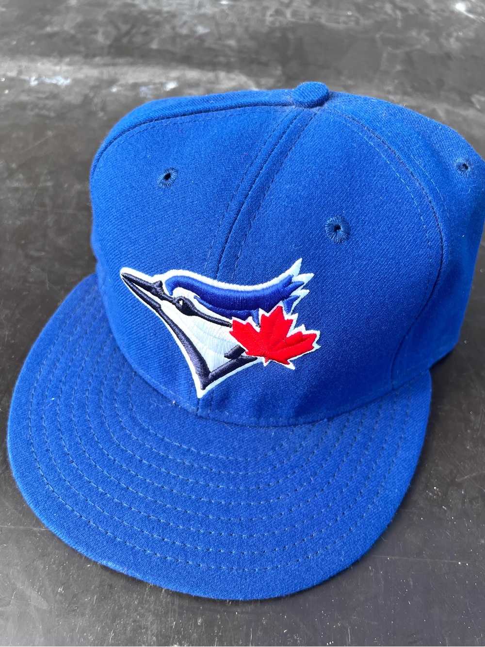NICE New Era size 7 3/8 Toronto Blue Jays Baseball Fitted Hat MLB